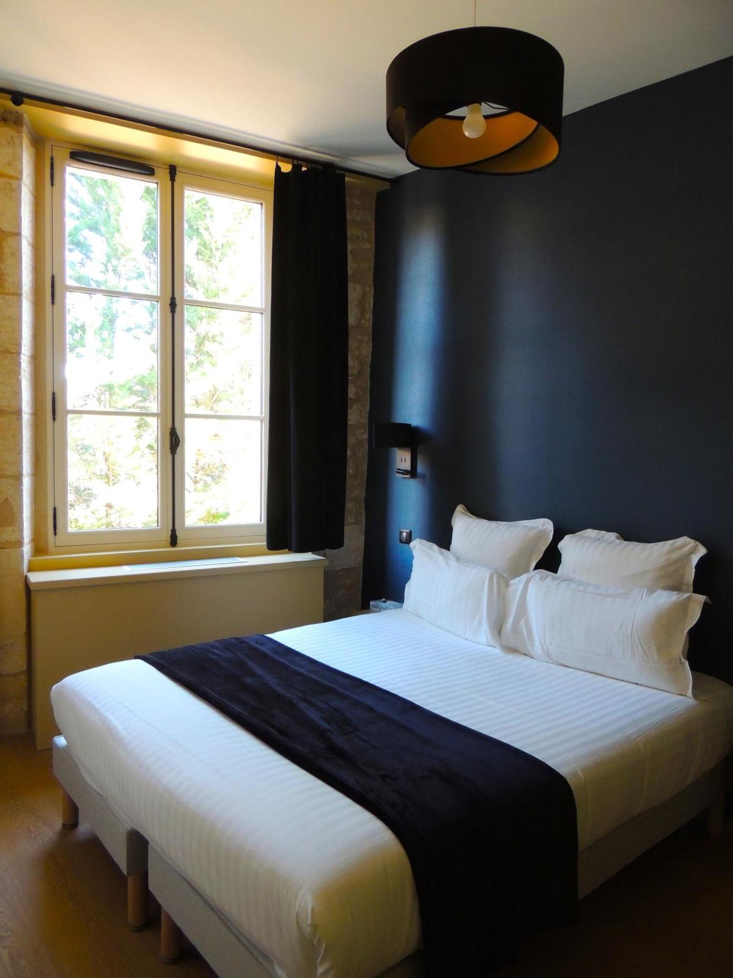 Отель Le Relais De Montignac Экстерьер фото
