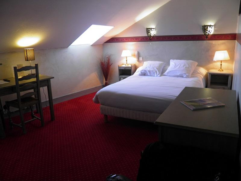 Отель Le Relais De Montignac Экстерьер фото