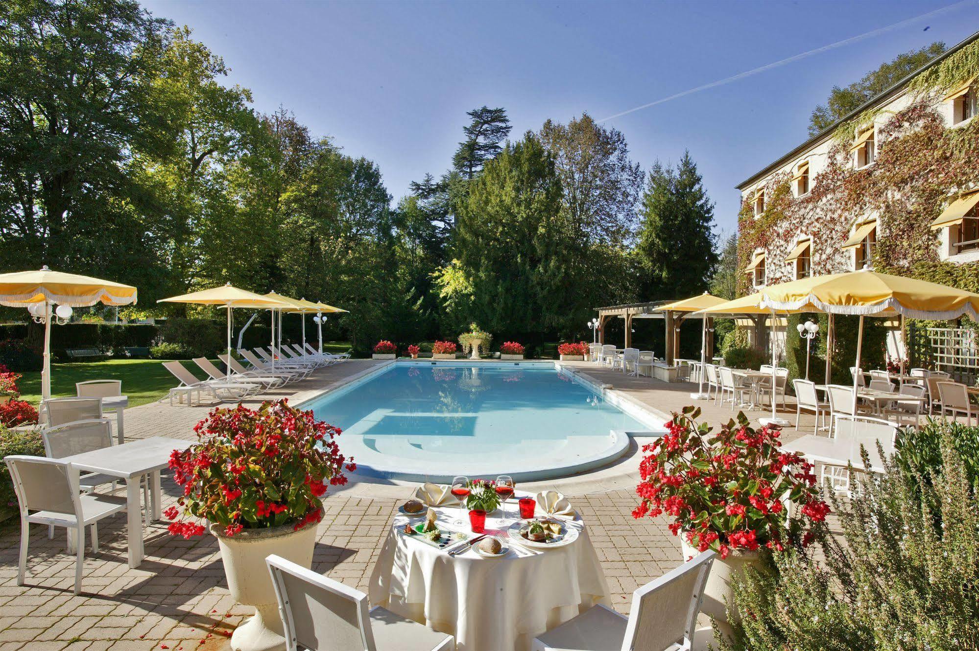 Отель Le Relais De Montignac Экстерьер фото